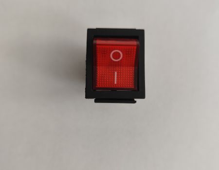 Hlavní vypínač na Waflovač